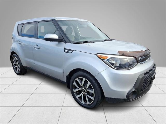 2015 Kia Soul + 2015 Kia Soul +