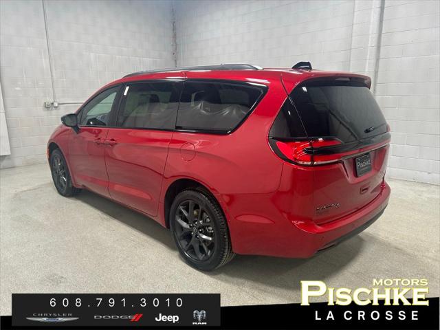 2026 Chrysler Pacifica Select AWD