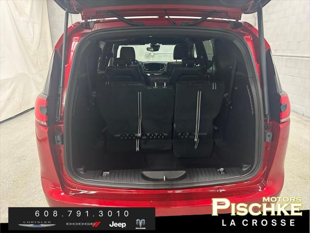 2026 Chrysler Pacifica Select AWD