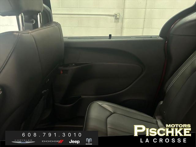 2026 Chrysler Pacifica Select AWD