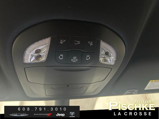 2026 Chrysler Pacifica Select AWD