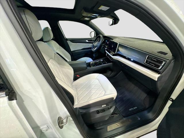 2026 Volkswagen Atlas Cross Sport SEL Premium R-Line