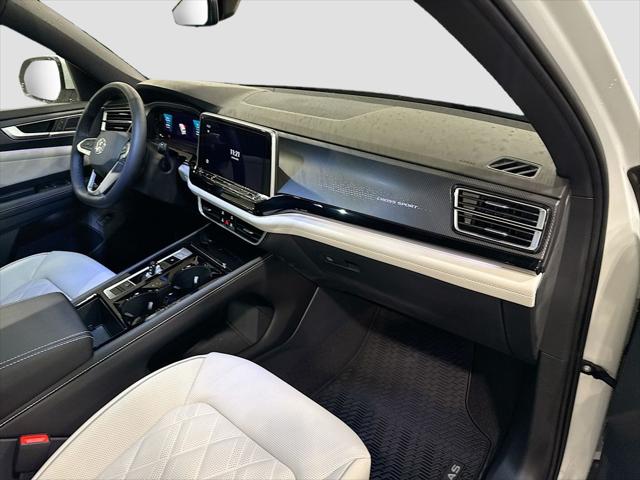 2026 Volkswagen Atlas Cross Sport SEL Premium R-Line