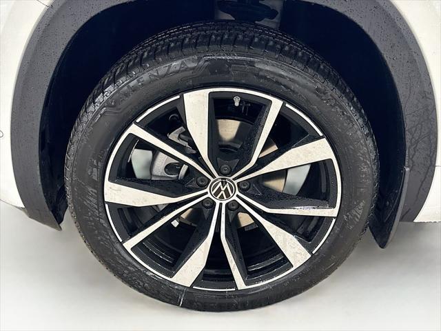 2026 Volkswagen Atlas Cross Sport SEL Premium R-Line