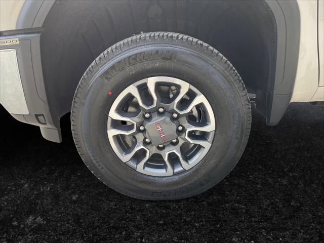 2026 GMC Sierra 2500HD Crew Cab, Standard Bed, SLE, 4WD