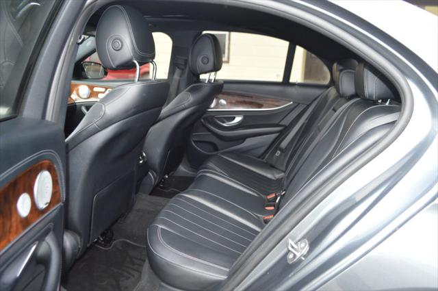 2017 Mercedes-Benz E-CLASS E 300 E 300 4MATIC Sedan 4D