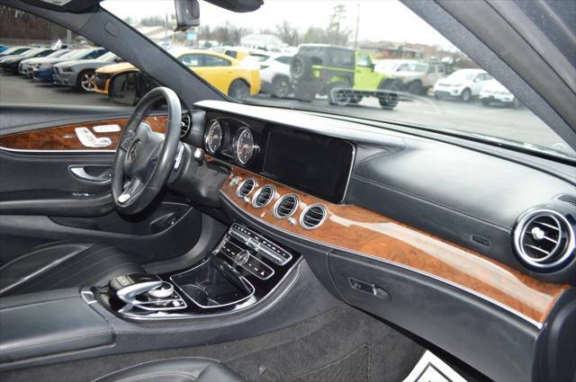 2017 Mercedes-Benz E-CLASS E 300 E 300 4MATIC Sedan 4D