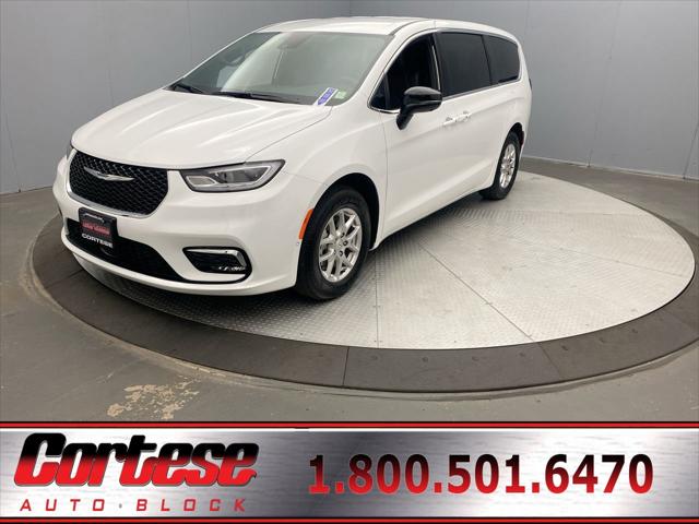 2026 Chrysler Pacifica Select for sale in Rochester, NY