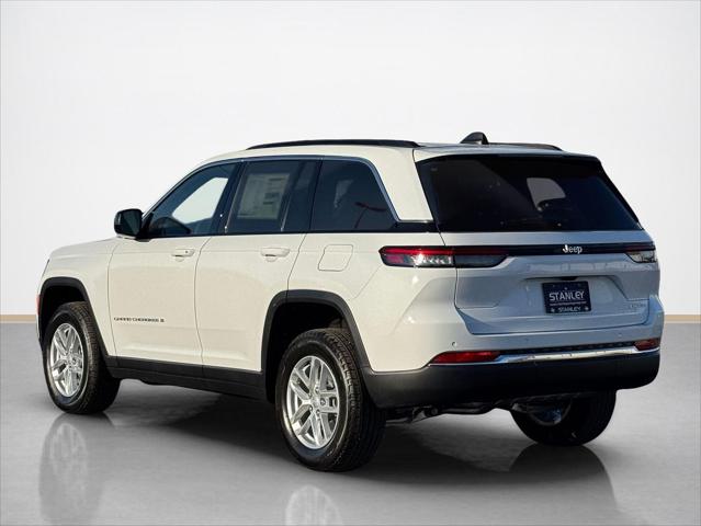 2026 Jeep Grand Cherokee Altitude 4x2