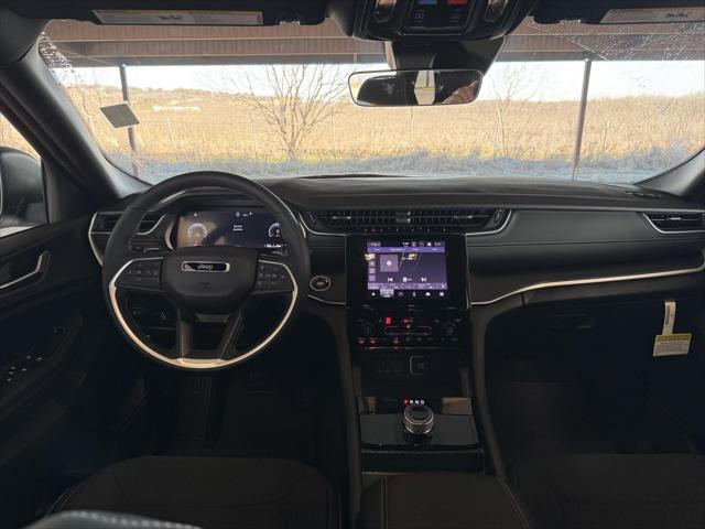 2026 Jeep Grand Cherokee Altitude 4x2