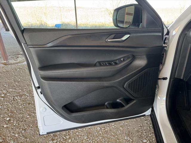 2026 Jeep Grand Cherokee Altitude 4x2