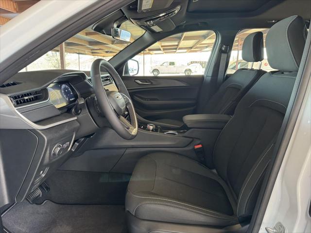 2026 Jeep Grand Cherokee Altitude 4x2