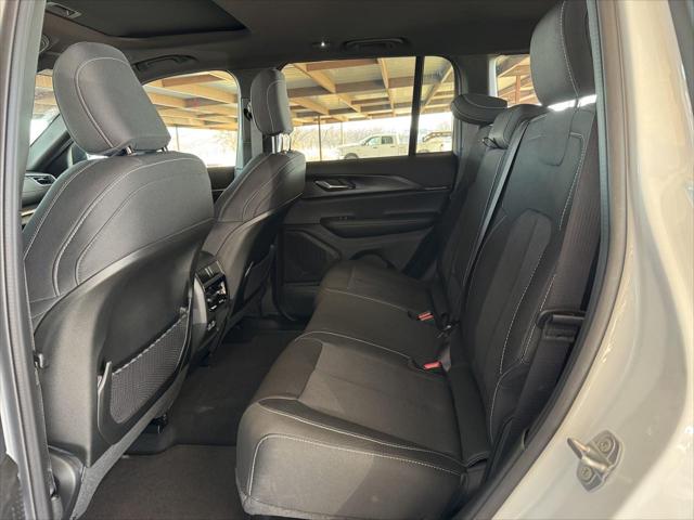 2026 Jeep Grand Cherokee Altitude 4x2