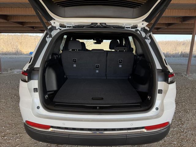 2026 Jeep Grand Cherokee Altitude 4x2