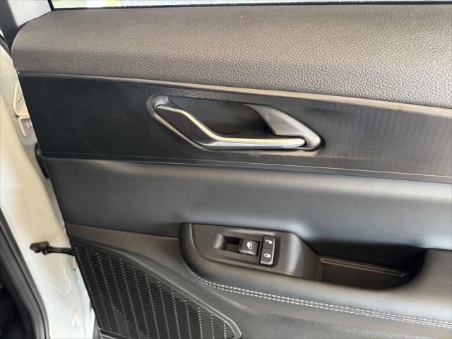 2026 Jeep Grand Cherokee Altitude 4x2
