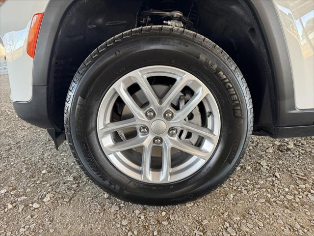 2026 Jeep Grand Cherokee Altitude 4x2