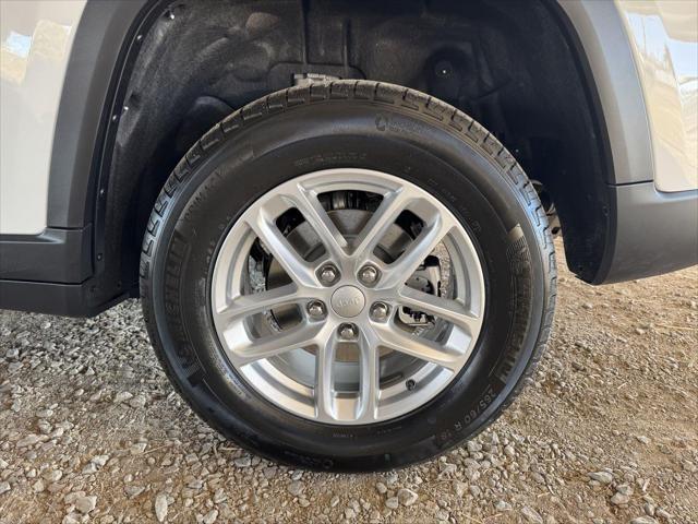 2026 Jeep Grand Cherokee Altitude 4x2