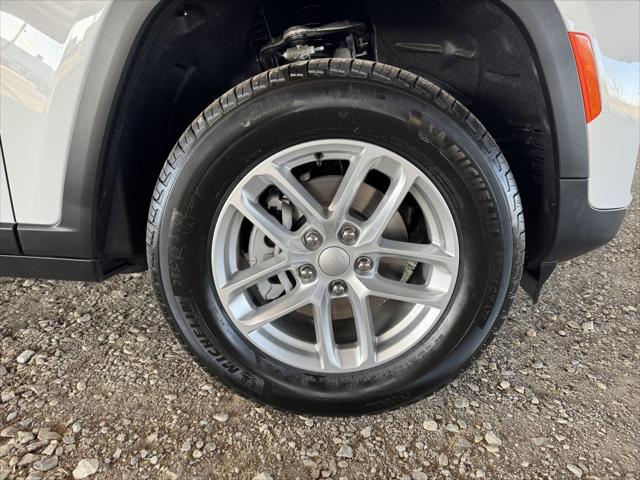 2026 Jeep Grand Cherokee Altitude 4x2