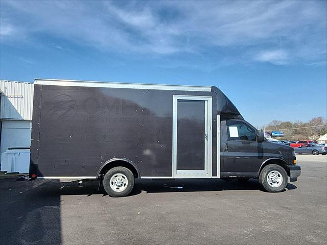 2022 Chevrolet Express Cutaway Work Van