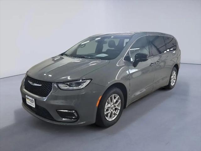 2025 Chrysler Pacifica Select for sale in Marathon, WI