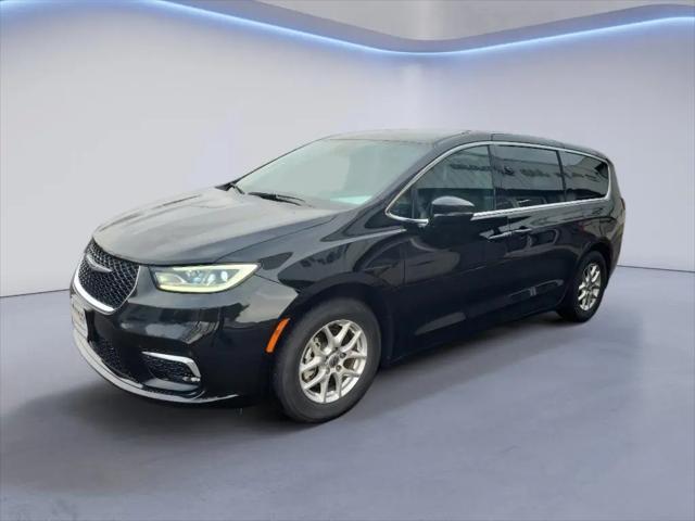 2025 Chrysler Pacifica Select for sale in Marathon, WI