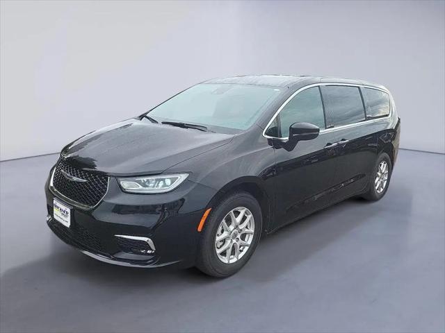 2025 Chrysler Pacifica Select for sale in Marathon, WI