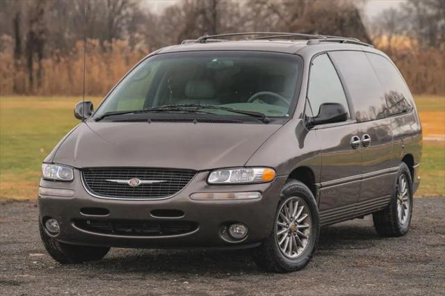 1999 Chrysler Town & Country Limited for sale in Moonachie, NJ