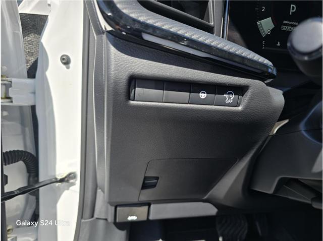 2025 Nissan Kicks SR FWD