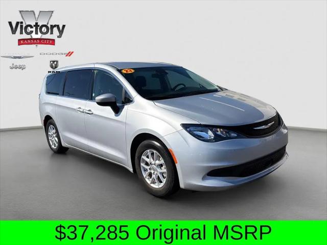2023 Chrysler Voyager LX for sale in Kansas City, KS
