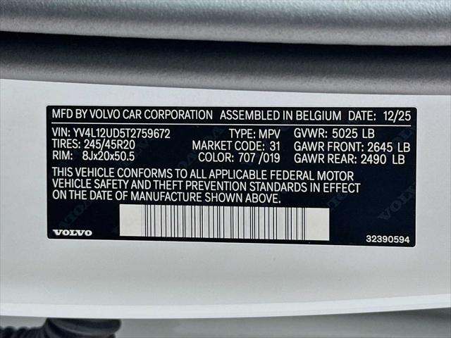 2026 Volvo XC40 Black Edition Ultra, B5 AWD Gas (mild hybrid)