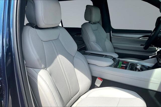 2026 Jeep Grand Wagoneer 4x2