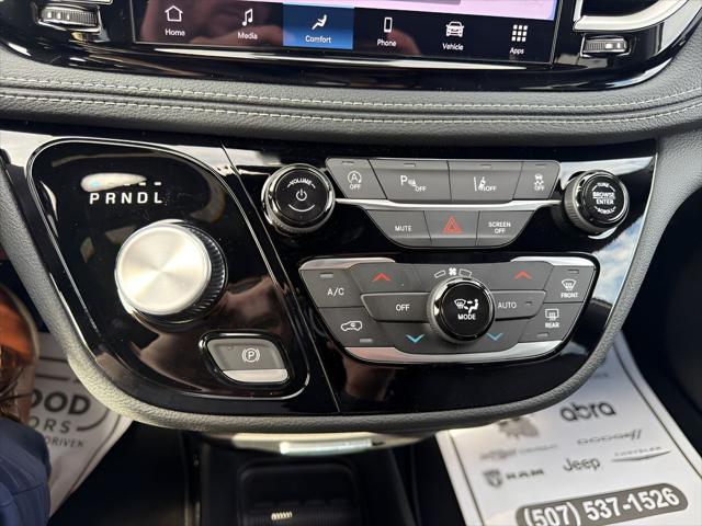2026 Chrysler Pacifica Select AWD
