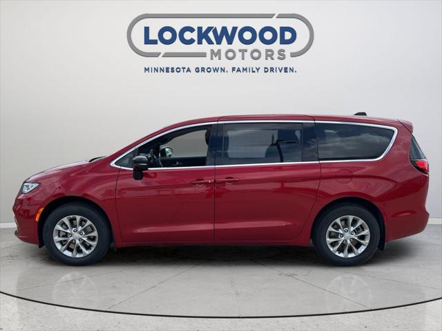 2026 Chrysler Pacifica Select AWD