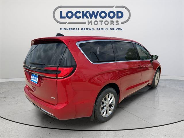 2026 Chrysler Pacifica Select AWD