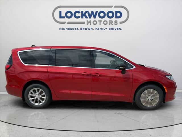 2026 Chrysler Pacifica Select AWD