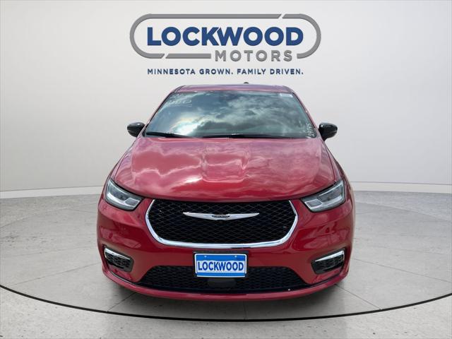 2026 Chrysler Pacifica Select AWD