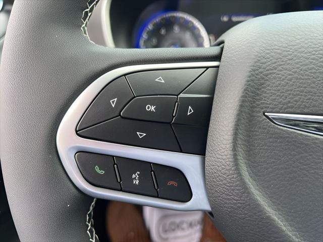 2026 Chrysler Pacifica Select AWD