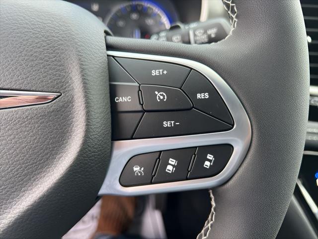 2026 Chrysler Pacifica Select AWD