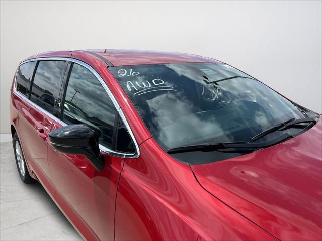 2026 Chrysler Pacifica Select AWD