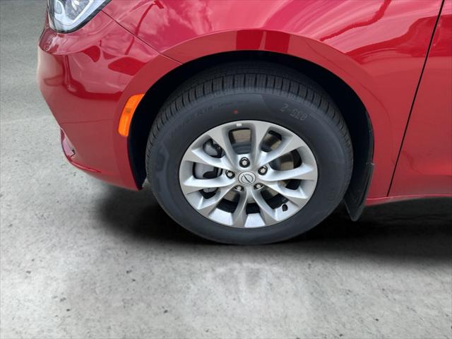 2026 Chrysler Pacifica Select AWD