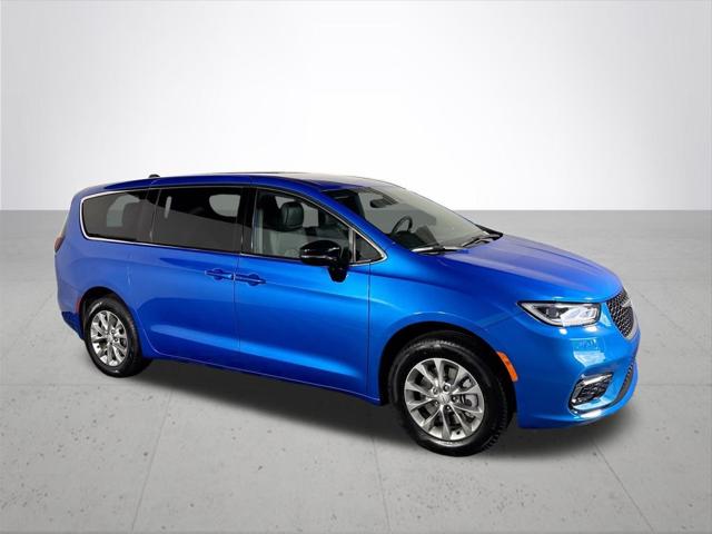 2026 Chrysler Pacifica Select AWD