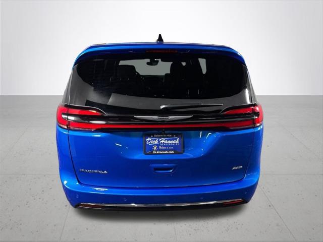 2026 Chrysler Pacifica Select AWD