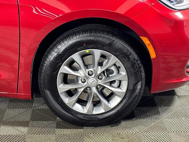 2026 Chrysler Pacifica Select AWD