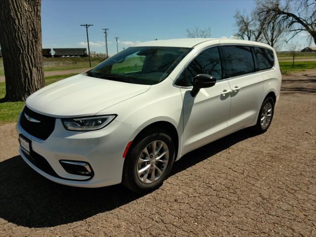 2026 Chrysler Pacifica PACIFICA SELECT AWD
