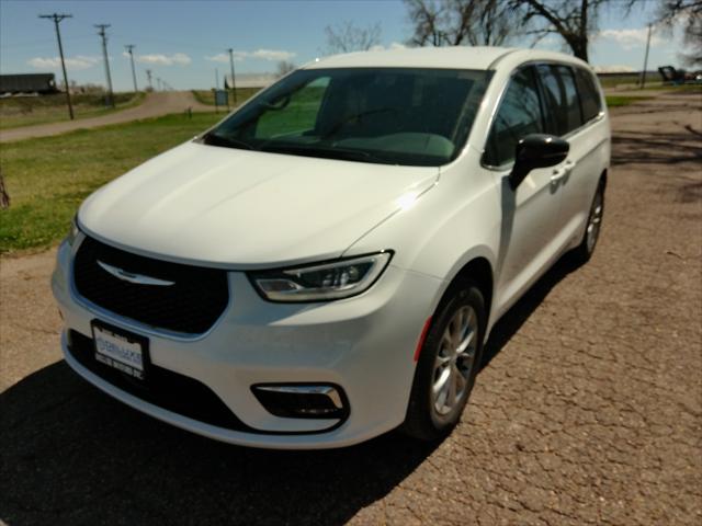 2026 Chrysler Pacifica PACIFICA SELECT AWD