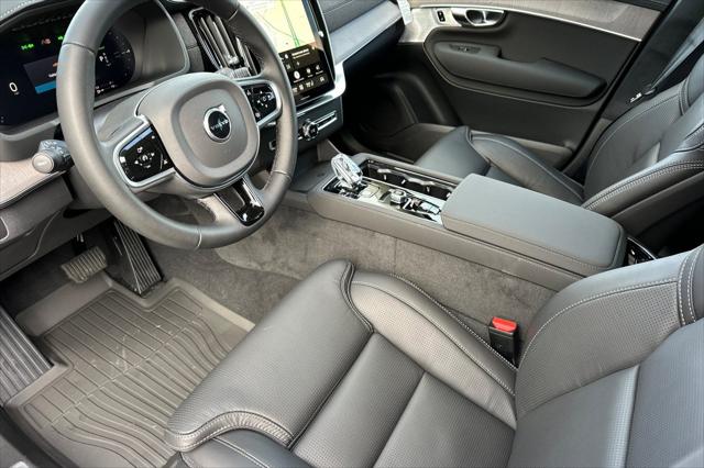 2026 Volvo XC90 Plug-In Hybrid Ultra Dark Theme, T8 AWD, Electric/Gasoline, 6 Seats