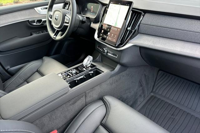 2026 Volvo XC90 Plug-In Hybrid Ultra Dark Theme, T8 AWD, Electric/Gasoline, 6 Seats