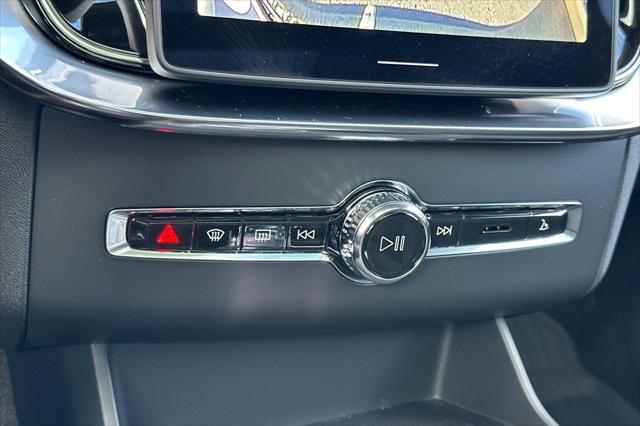 2026 Volvo XC90 Plug-In Hybrid Ultra Dark Theme, T8 AWD, Electric/Gasoline, 6 Seats