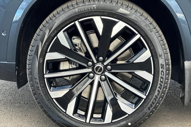 2026 Volvo XC90 Plug-In Hybrid Ultra Dark Theme, T8 AWD, Electric/Gasoline, 6 Seats