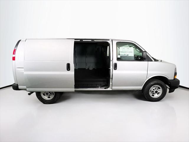 2026 GMC Savana Cargo 2500 Regular Wheelbase, Work Van, RWD